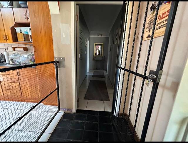5 BEDROOM HOUSE FOR SALE IN STRUBENVALE